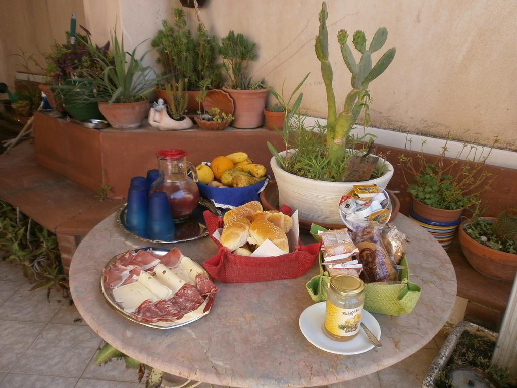 Salvone'S House B&B Giardini Naxos Eksteriør bilde